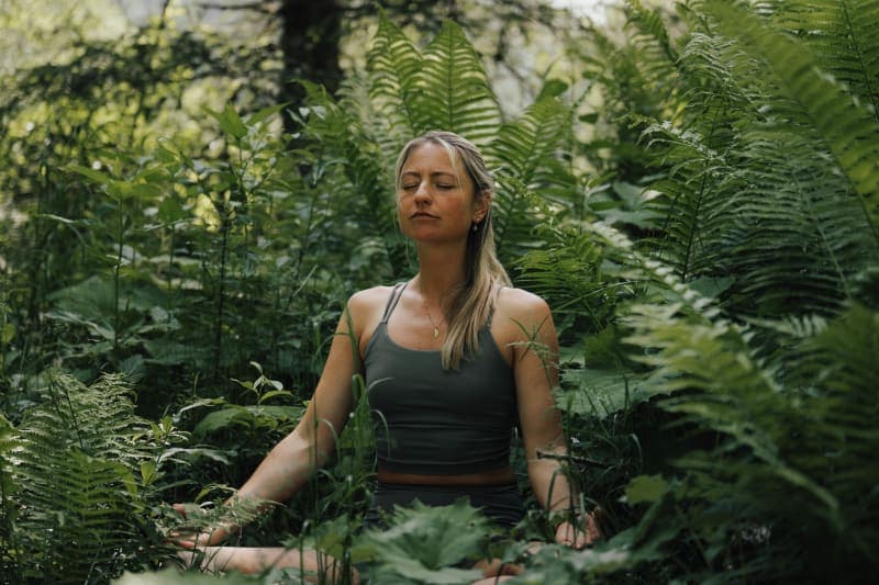 Laura beim Yoga